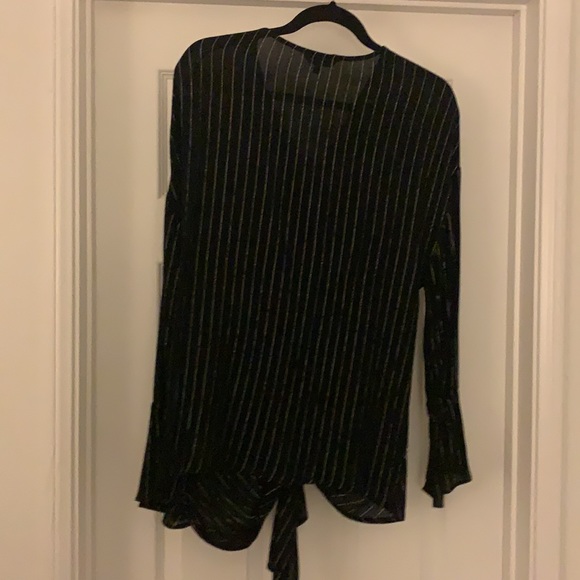 black & silver - Picture 2 of 3